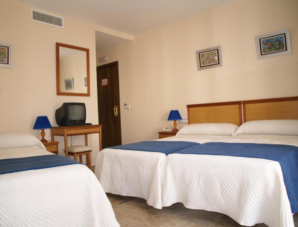 Hotel Al-Yussana Лусена Номер фото