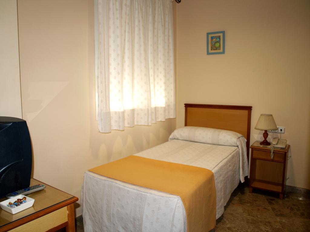 Hotel Al-Yussana Лусена Екстер'єр фото