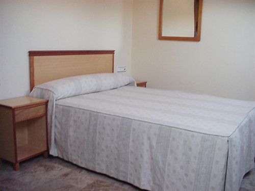 Hotel Al-Yussana Лусена Екстер'єр фото