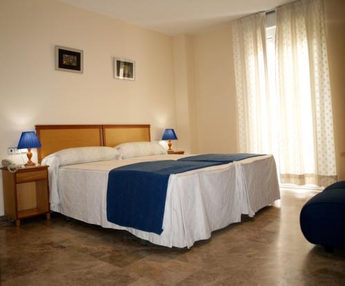 Hotel Al-Yussana Лусена Екстер'єр фото